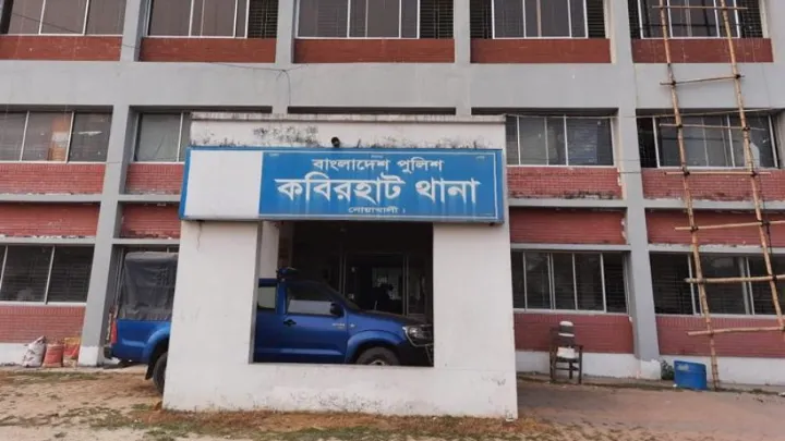 ছয়তলা ভবনের ছাদ থেকে পড়ে ব্যবসায়ীর মৃত্যু